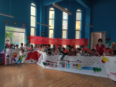 文昌花園社區新時代文明實踐站開展“喜迎二十大 童心賀國慶”國慶節主題長卷繪畫活動